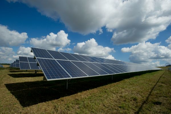 Les avantages d'un investissement dans les panneaux solaires à Béziers
